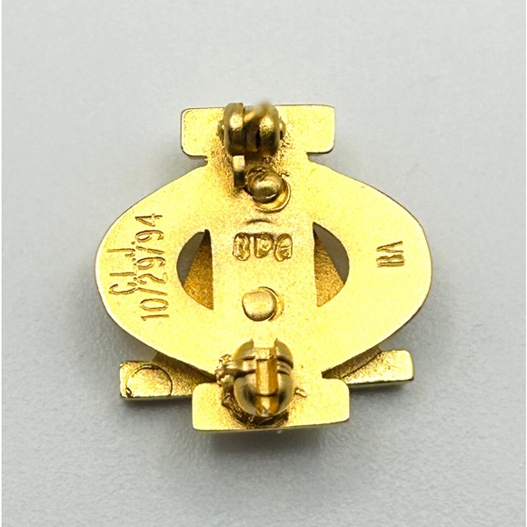 Vintage 90s Gold Plated Alpha Phi Sorority Badge Pin - Picture 5 of 6